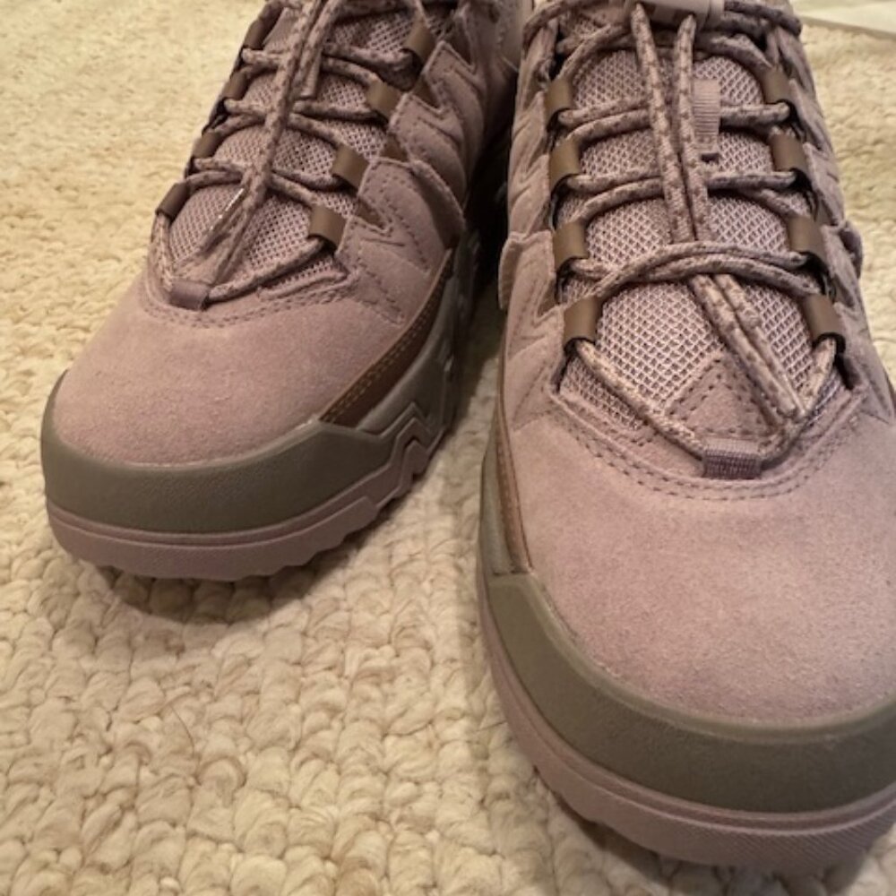 UGG Women's Captrail Low Sneaker